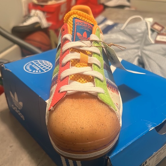 Adidas women’s shoes - Picture 3 of 17